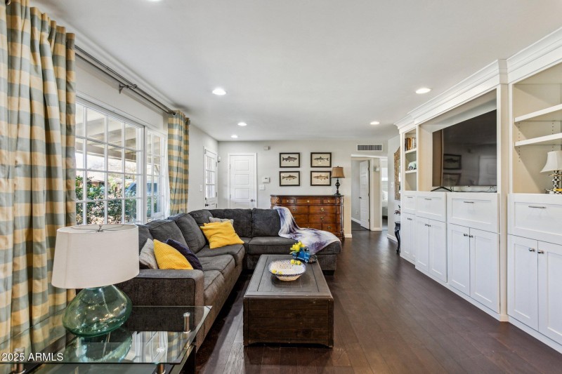 2-web-or-mls-3609-e-fairmount-ave