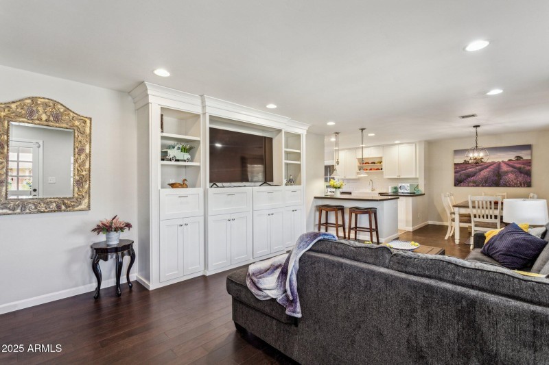 3-web-or-mls-3609-e-fairmount-ave