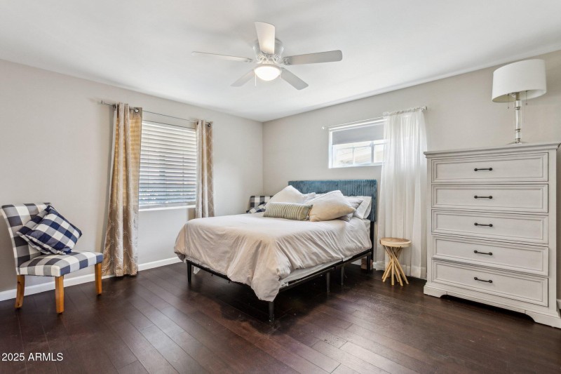 8-web-or-mls-3609-e-fairmount-ave