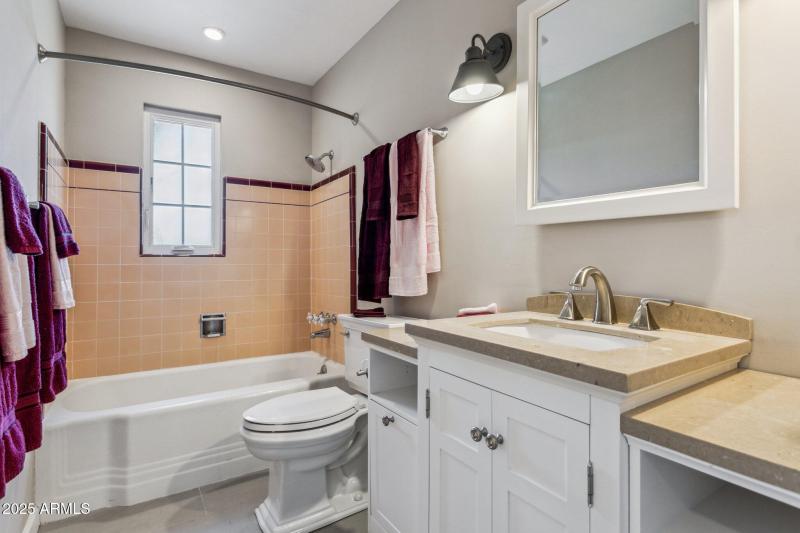 10-web-or-mls-3609-e-fairmount-ave