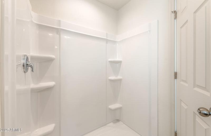 16 - Owner Shower