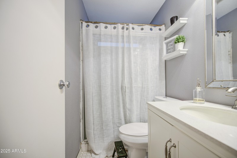 Bathroom 2-pic 1