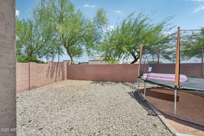27-web-or-mls-S Bristol-S1008-027
