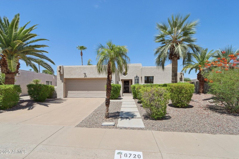4-web-or-mls-E Kelton Ln-S0708-004