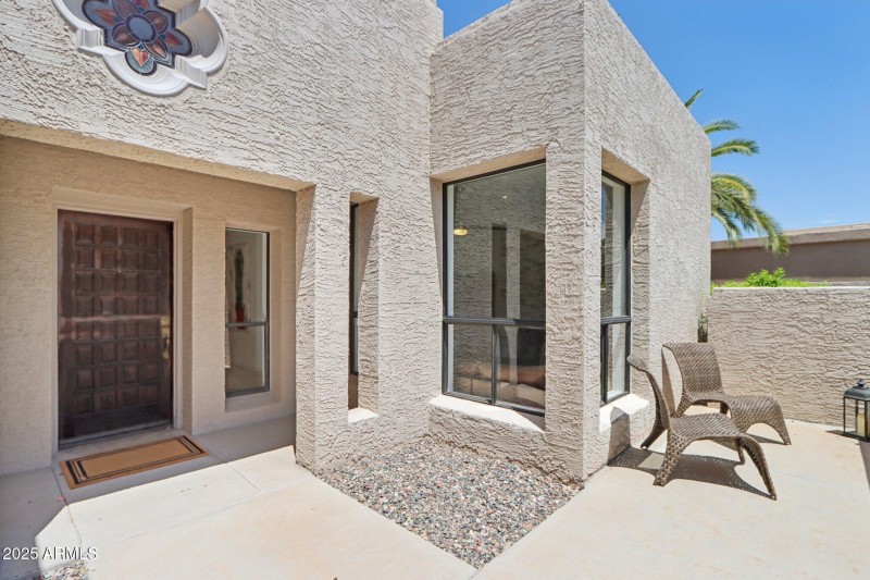 6-web-or-mls-E Kelton Ln-S0708-006