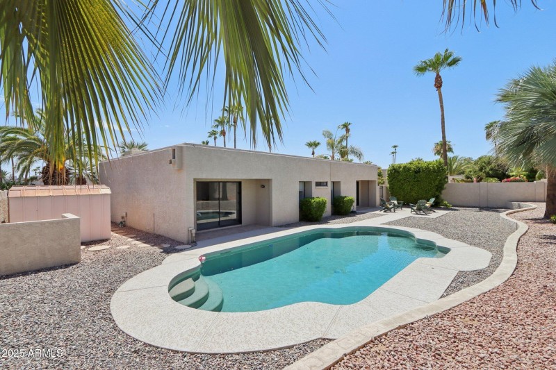42-web-or-mls-E Kelton Ln-S0708-042