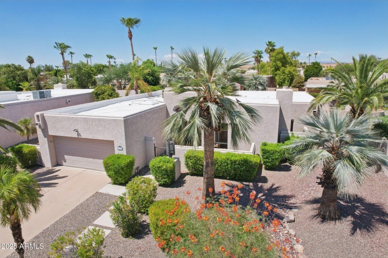43-web-or-mls-E Kelton Ln-S0708-043
