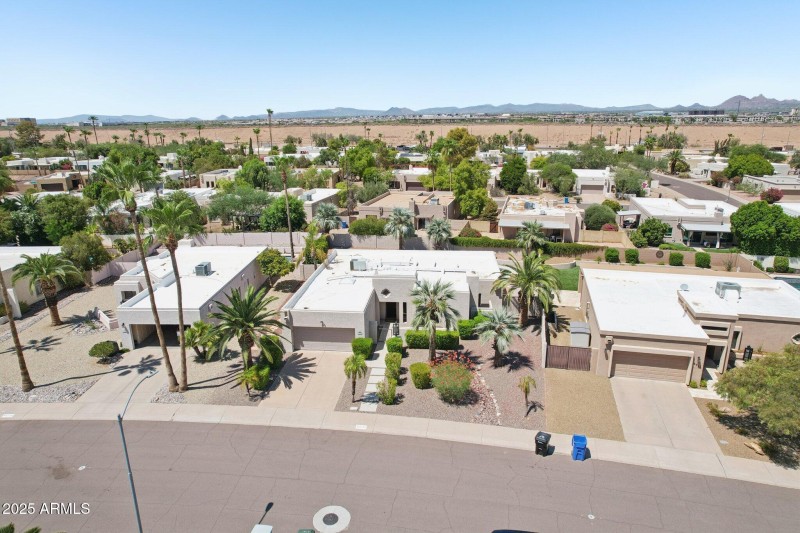 45-web-or-mls-E Kelton Ln-S0708-045