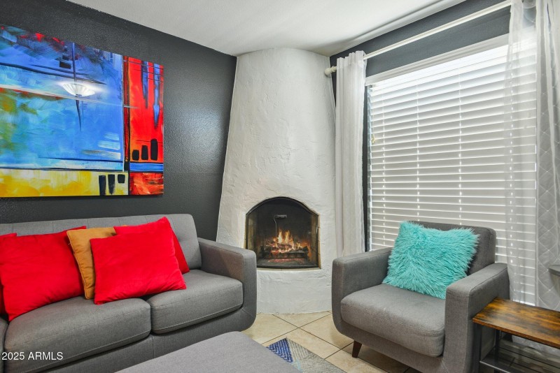 3-web-or-mls-8046-e-oak-st