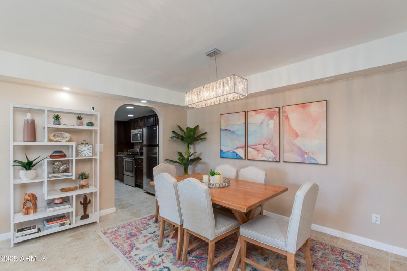 FORMAL DINING