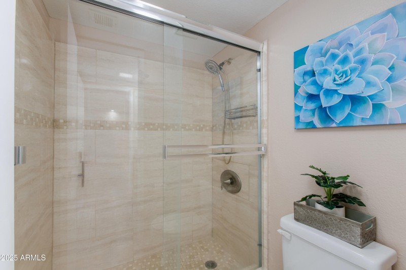 EN-SUITE BATHROOM