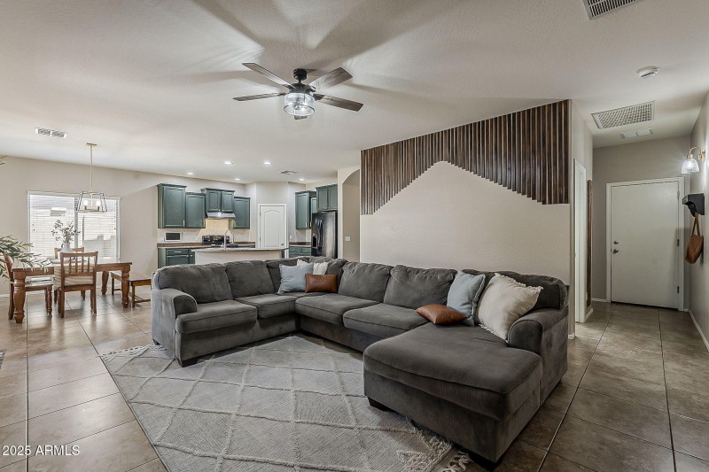 17-web-or-mls-Sable Ave-17