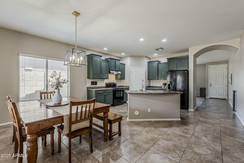 19-web-or-mls-Sable Ave-19