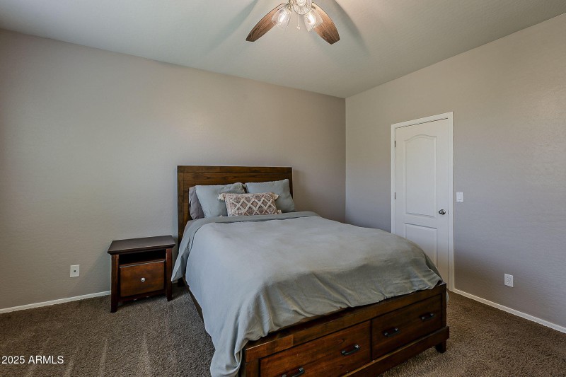 24-web-or-mls-Sable Ave-24