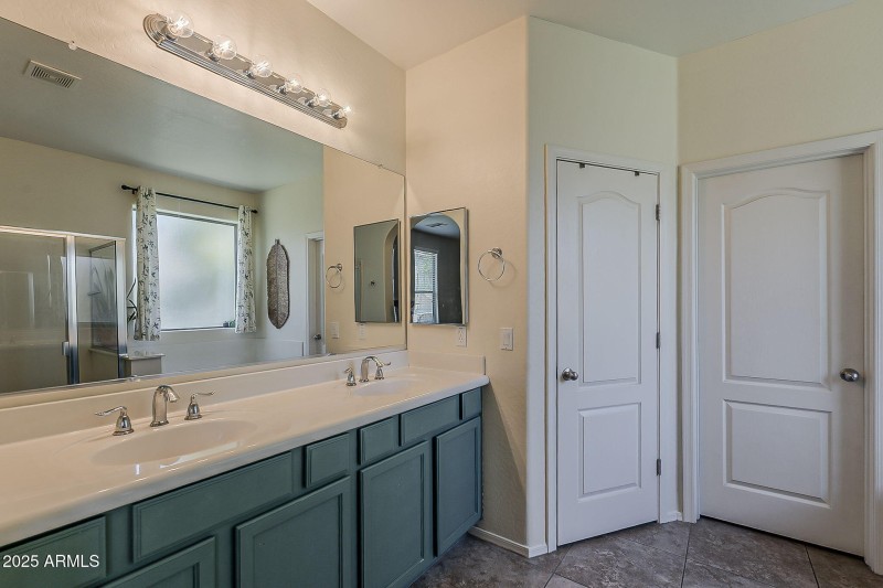 25-web-or-mls-Sable Ave-25