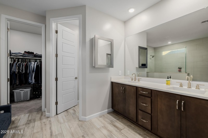 42 Woodridge