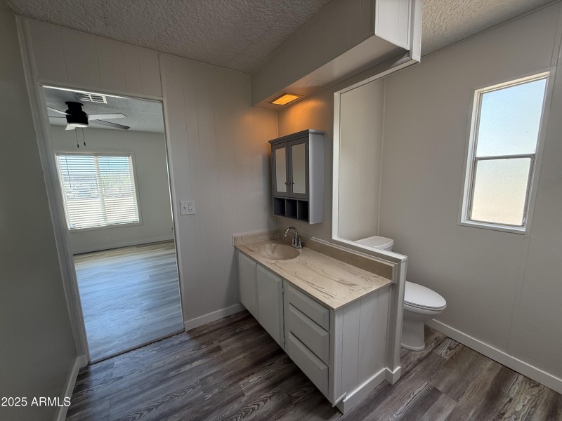 2nd Primary Bath (2)