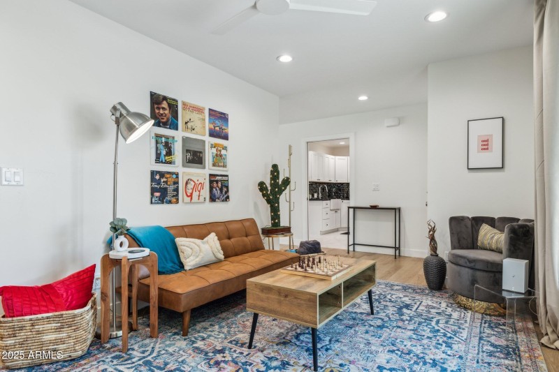 front living room facing laundry