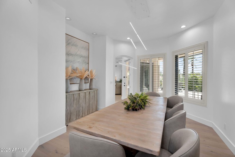 25-web-or-mls-Vista-24