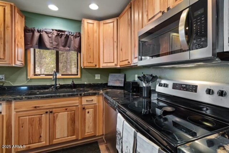 Kitchen-2343 E Dovetail Trail, Overgaard