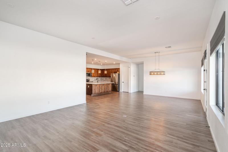 19-web-or-mls-5656-e-killen-loop