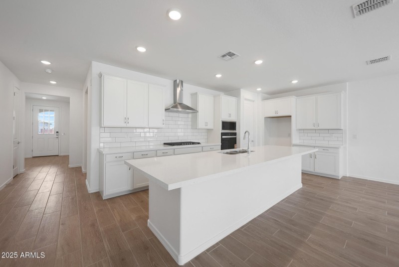 PHX_Landmarke_Lot 1040_Aqua_848_Kitchen