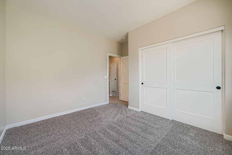 19 - 5523 Guest Room 1