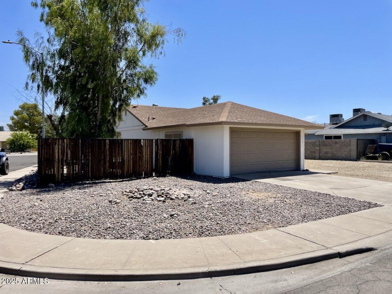 2 Front 14823 N 60th Ave