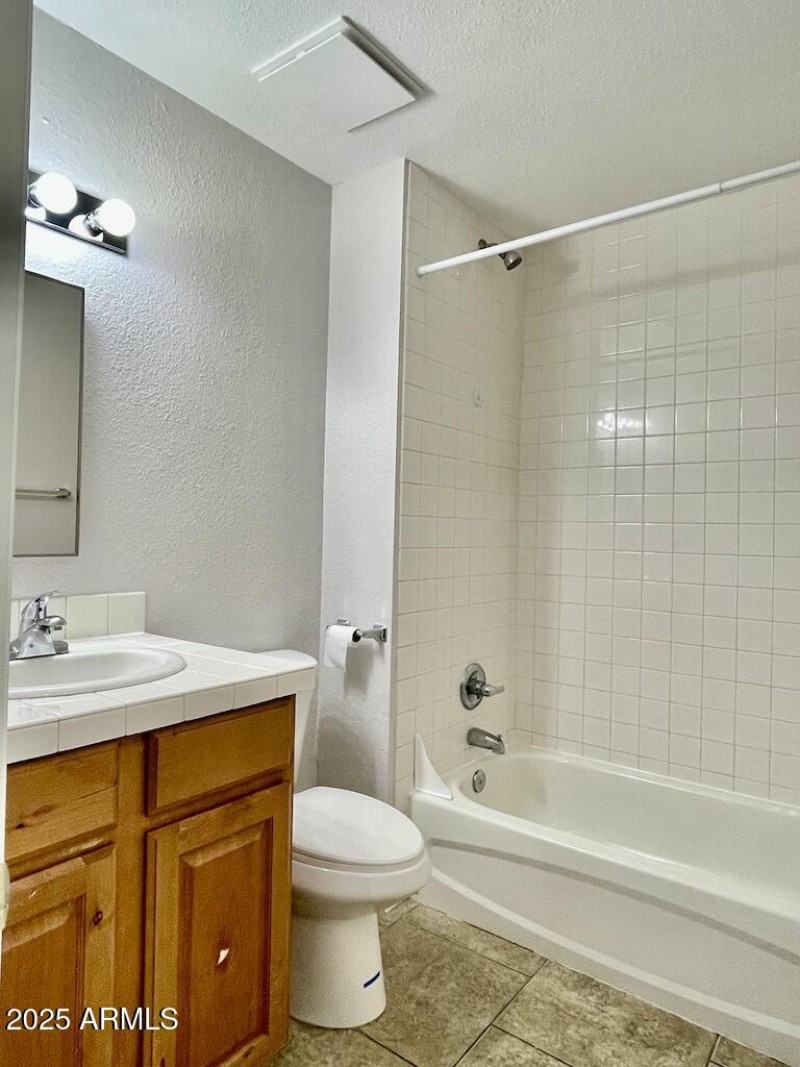 12 Hall Bath 14823 N 60th Ave