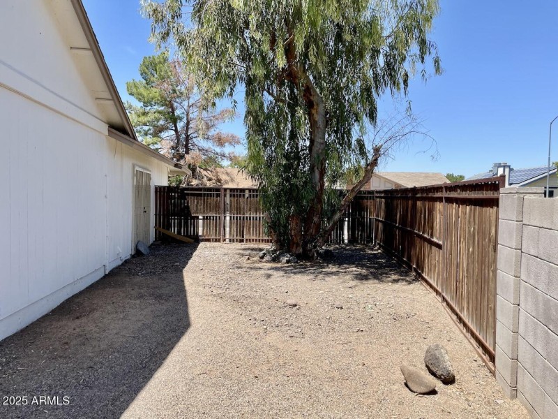 26 Backyard 14823 N 60th Ave