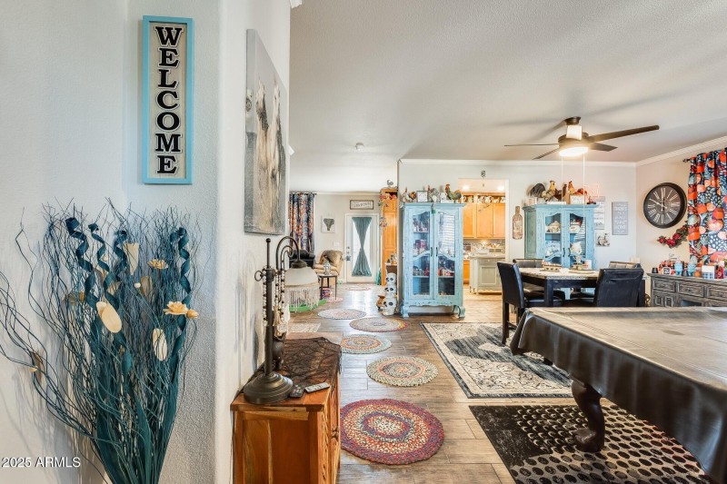 Open entry way