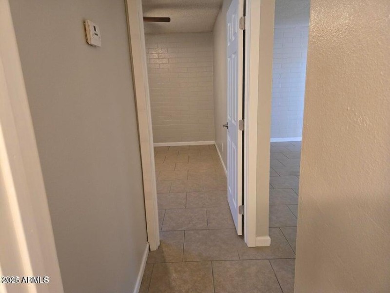 902 #5 Hall from bath to bedroom & livin