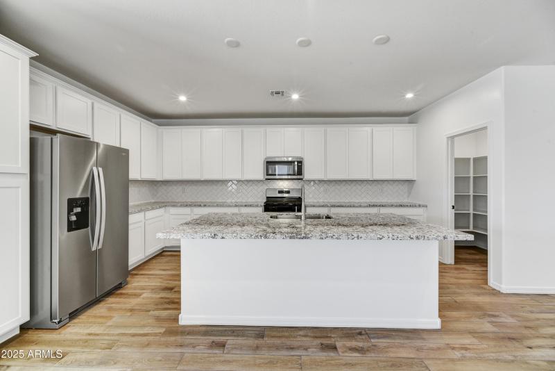 09-Kitchen