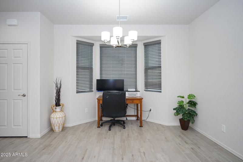 Formal Dining /Bonus Room (2)