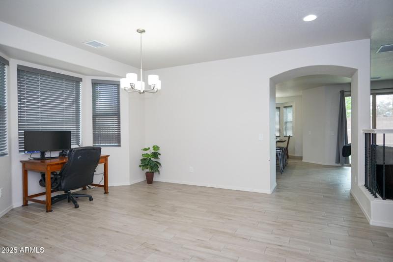 Formal Dining / Bonus Room