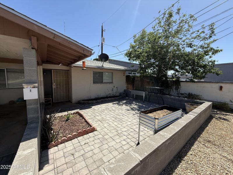 Exterior 4