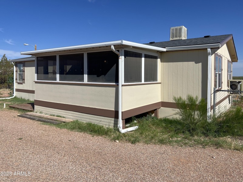 Exterior00003