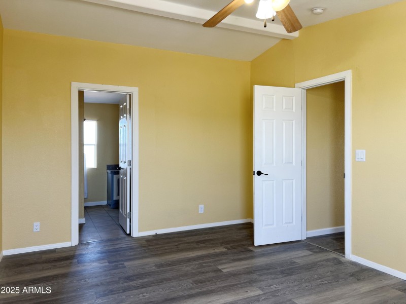 Interior00009