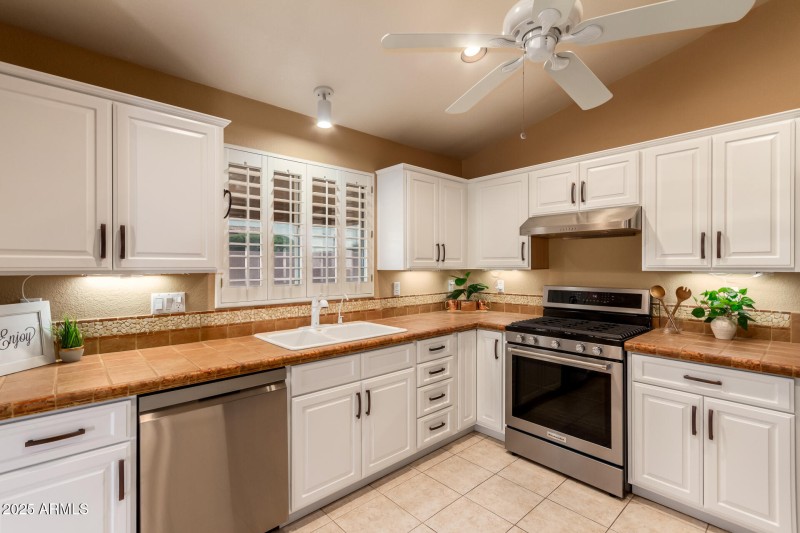 Kitchen w/new SS range/dishwasher