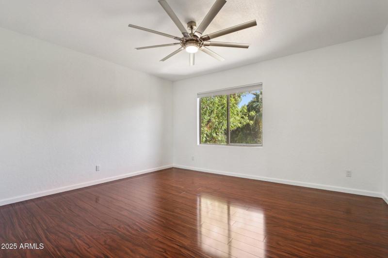 4th Bedroom (Upstairs)