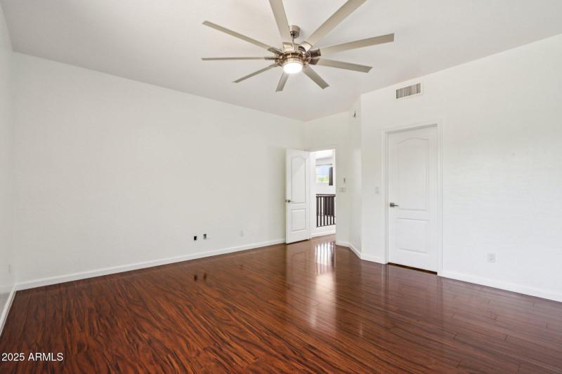 4th Bedroom (Upstairs)