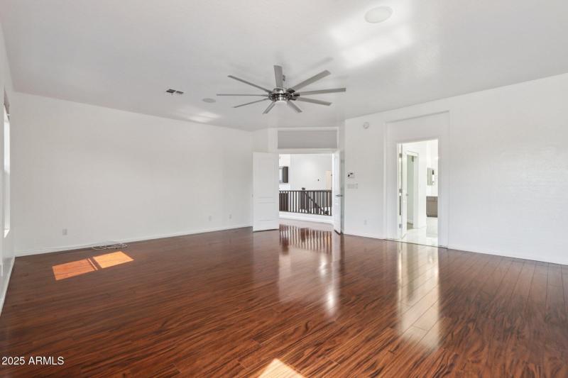 Primary Bedroom (Upstairs)