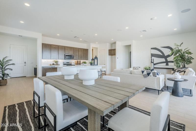 Casual Dining Area