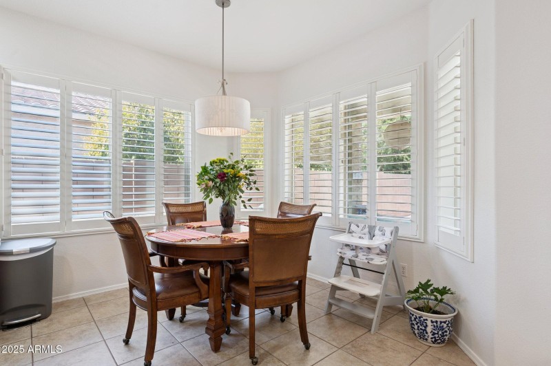 Kitchen Dining Area