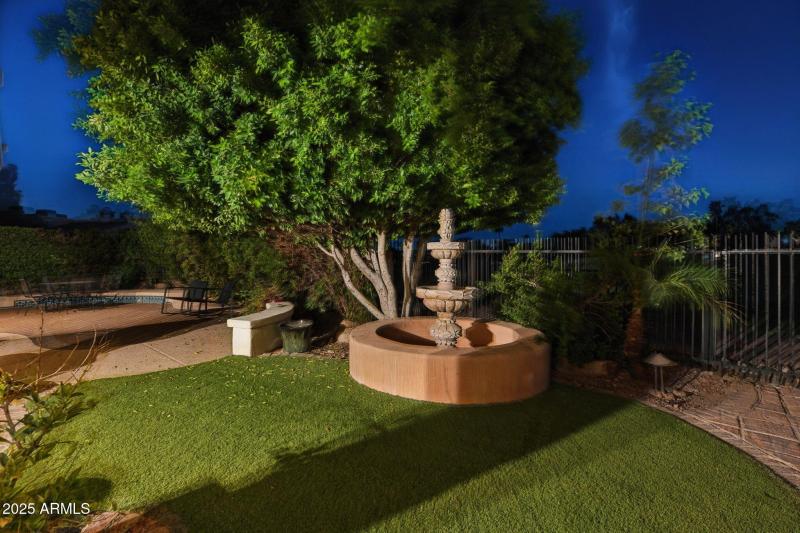 5019 E La Mirada Way