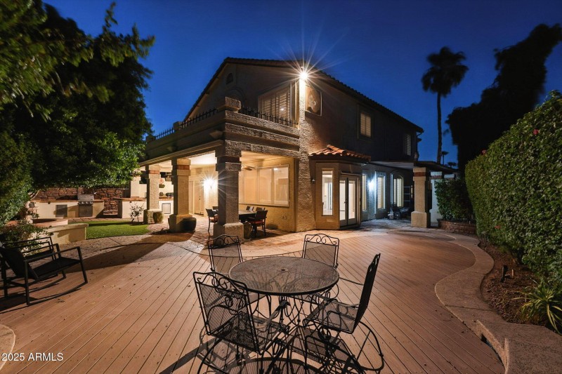 5019 E La Mirada Way