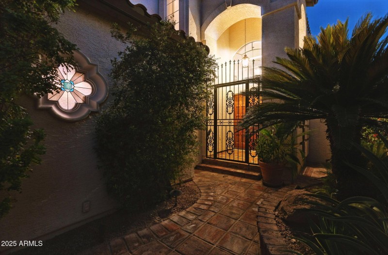 5019 E La Mirada Way