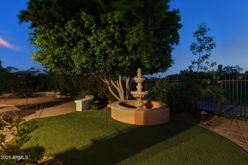 5019 E La Mirada Way
