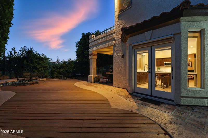 5019 E La Mirada Way