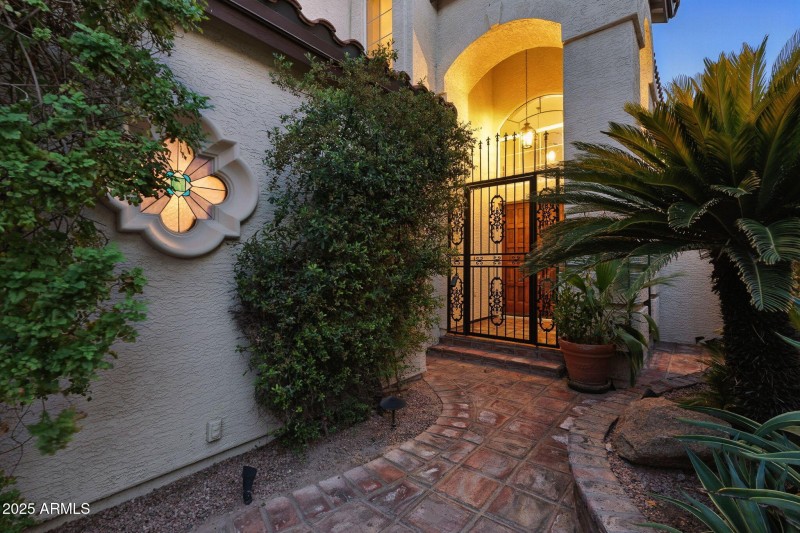 5019 E La Mirada Way